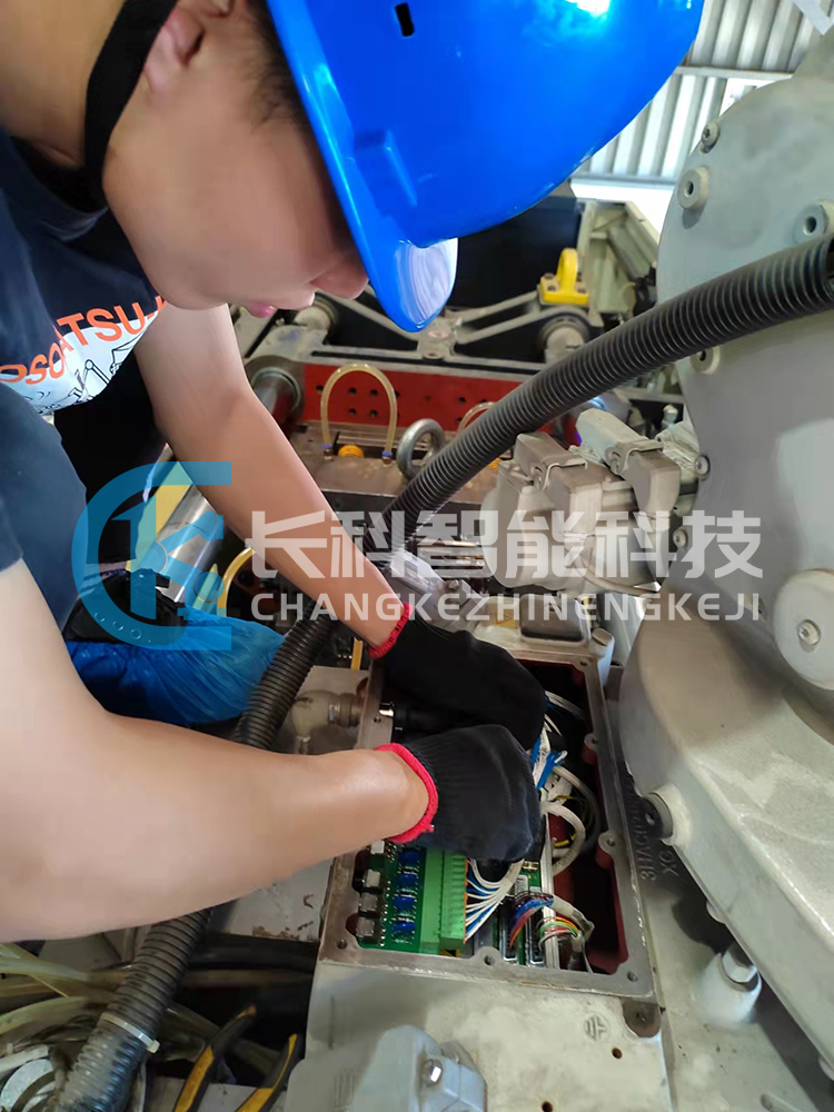 ABB機械手保養前后對比圖 ABB機械手保養前后對比圖