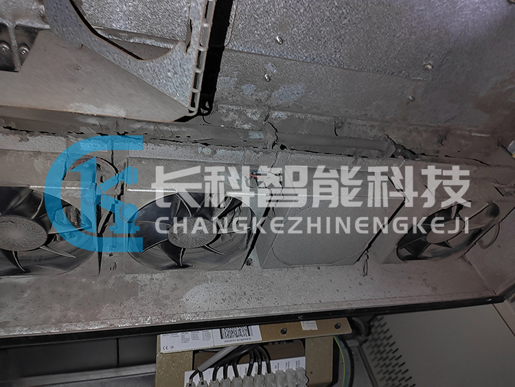 ABB機械手保養前后對比圖 ABB機械手保養前后對比圖