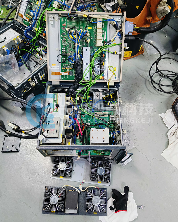 維修庫卡KR C4 compact緊湊柜 維修庫卡KR C4 compact緊湊柜