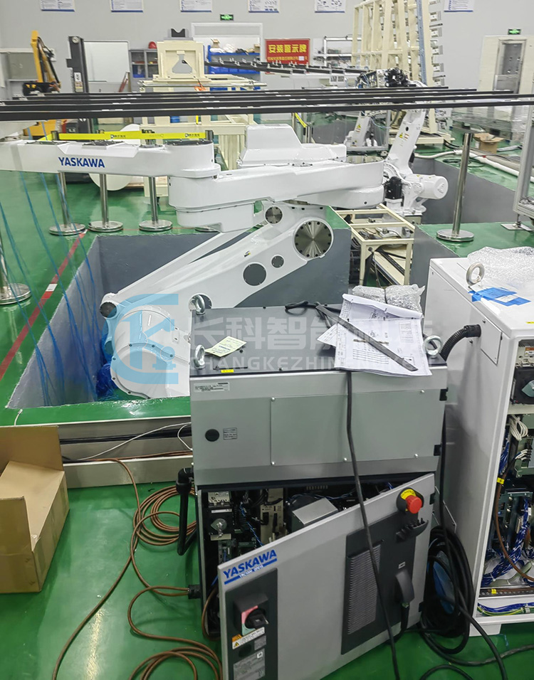 安川顯示面板上下料機器人集成 安川顯示面板上下料機器人集成